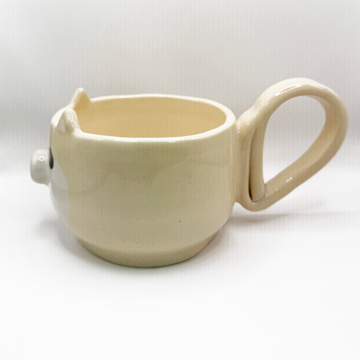 Cream Side Eye Shiba Inu Mug with Tail Handle